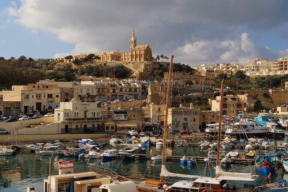 Arrivée au port de Gozo Savoir où loger à Malte